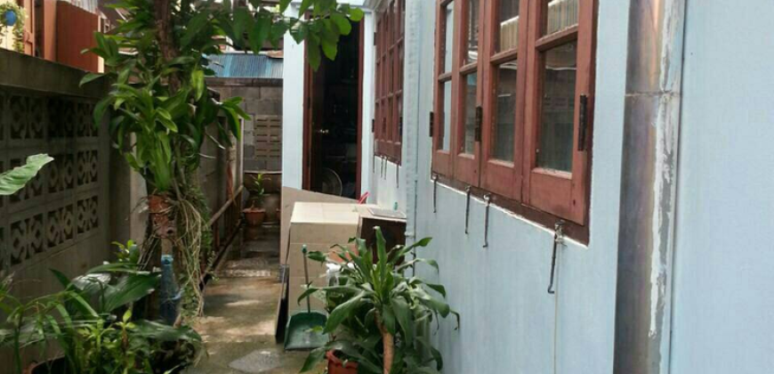 *บ้านเดี่ยว 3 ชั้น 7 ห้องนอน ใกล้สะพานพระราม 8 เพียง 4.5 ล้านบาท! พื้นที่ 33 ตร.ว. ทำเลศักยภาพ