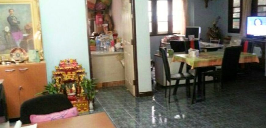 *บ้านเดี่ยว 3 ชั้น 7 ห้องนอน ใกล้สะพานพระราม 8 เพียง 4.5 ล้านบาท! พื้นที่ 33 ตร.ว. ทำเลศักยภาพ