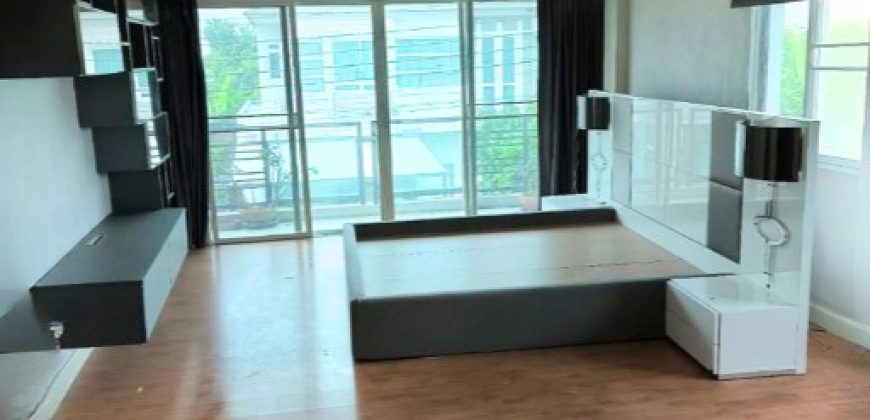 บ้านเดี่ยวหลังมุม บางกอก บูเลอวาร์ด เทพารักษ์-วงแหวน 60 ตร.ว. 4 นอน ราคาเพียง 9.5 ล้าน