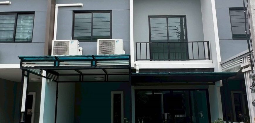 ทาวน์เฮ้าส์ อารียา เดอะคัลเลอร์ บางนา วงแหวน 2 ราคาพิเศษ 2.28 ล้าน